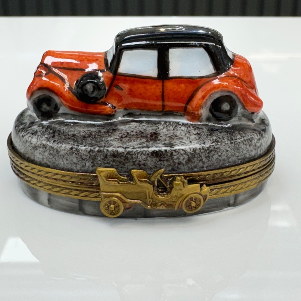 Limoges France Peint Main Car Trinket Box